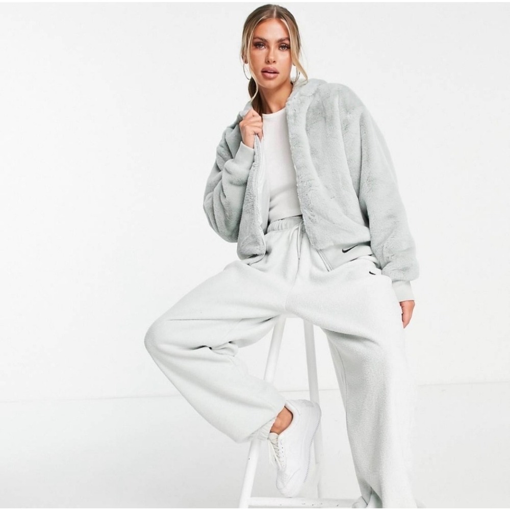 Nike Sportswear Women's Faux Fur Full-Zip Hoodie Sage Green DD5116-013 XS - Picture 4 of 11